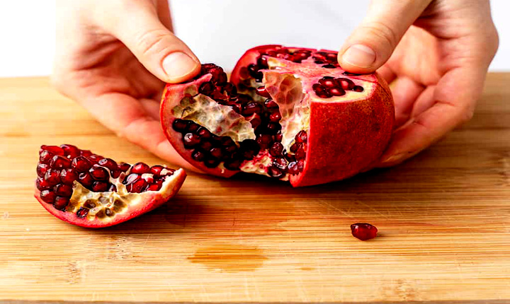 Easiest 5 Ways To Cut Open Pomegranate